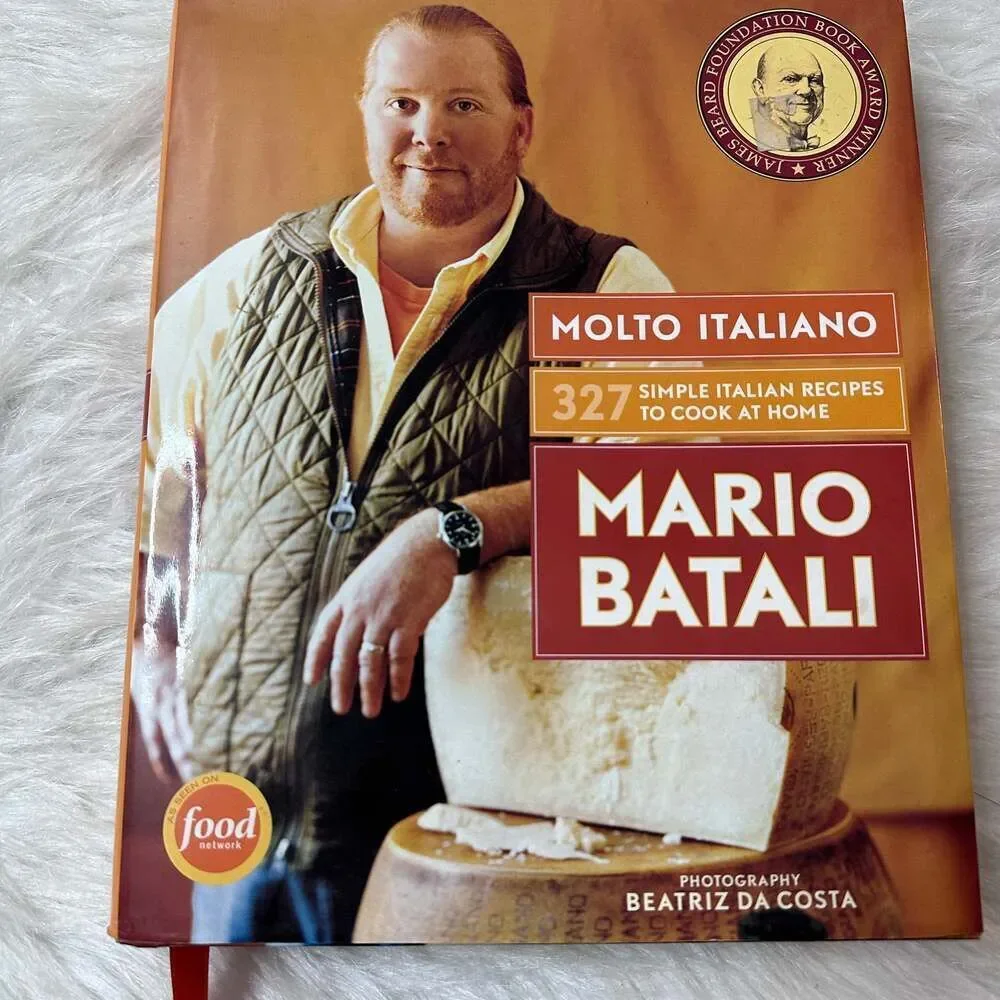 Molto Italiano: 327‎ Simple Italian Recipes to Cook at Home